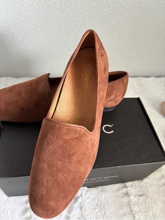 Vionic Shoes - Vionic Suede Slip-On Arch Support Loafers in Brown Brand New